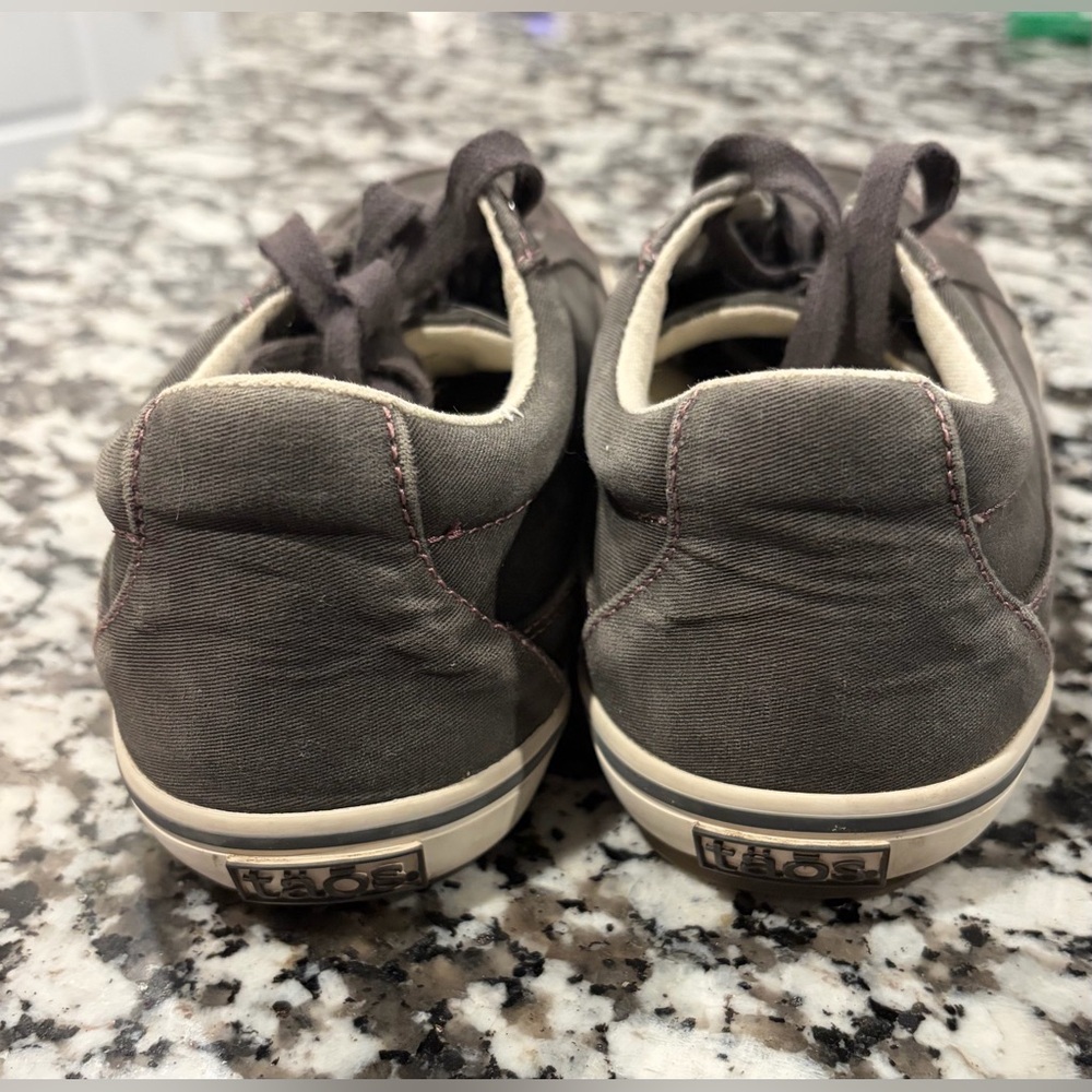Taos Moc Star Sneakers in Graphite Distressed - Picture 2 of 4